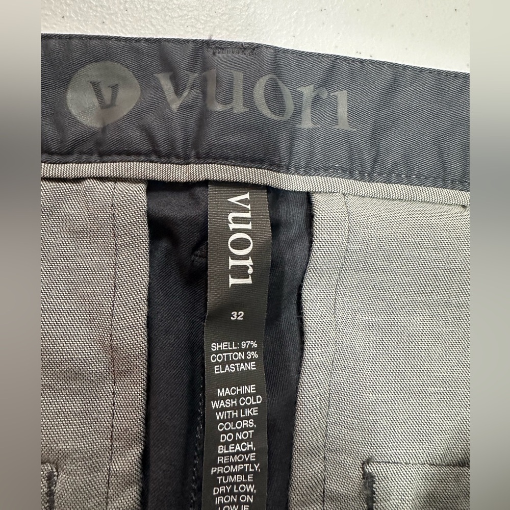 VUORI men’s pants 
Size 32 inseam 31
B326